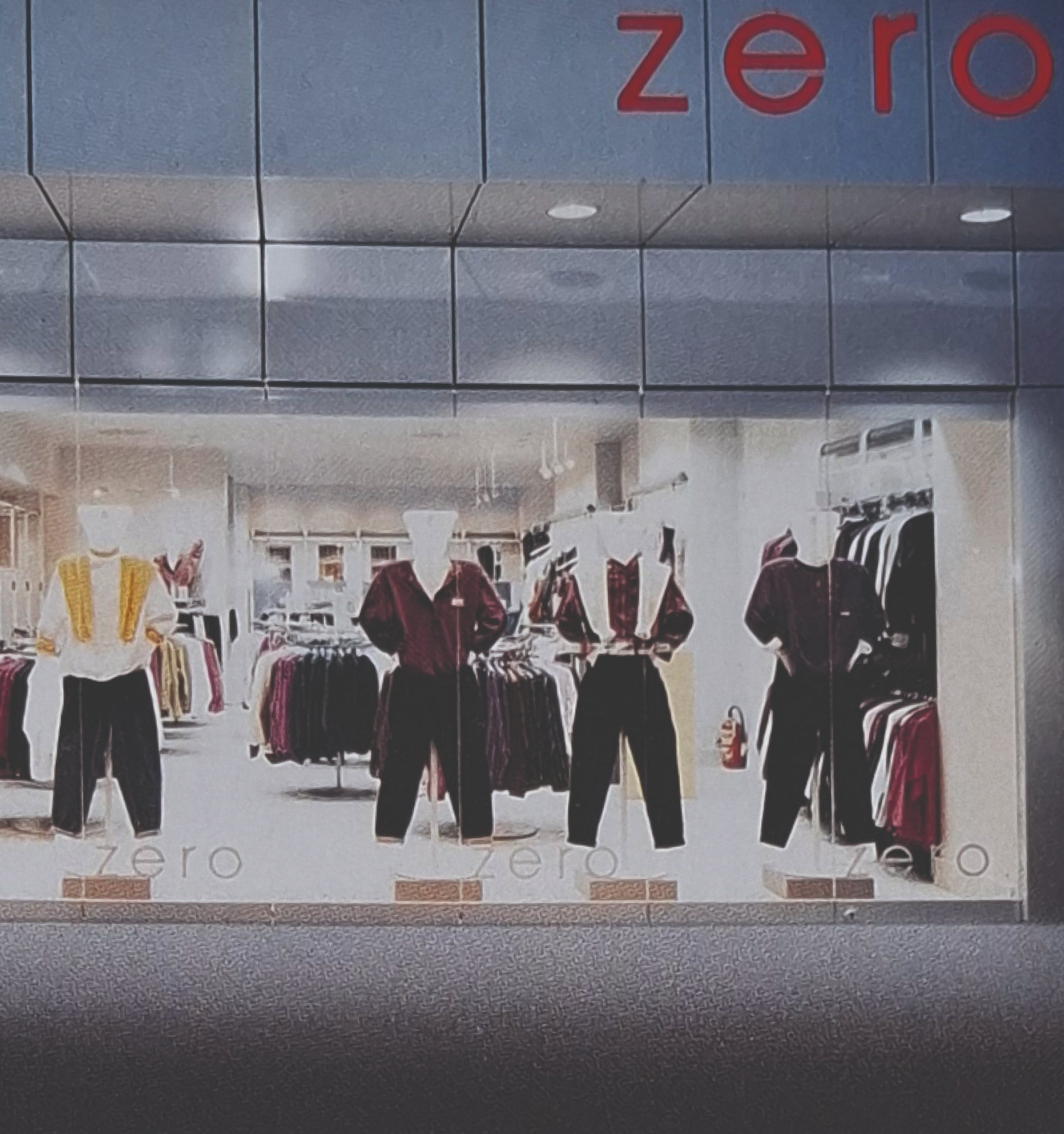 Historisches zero Schaufenster – Modegeschichte der Marke